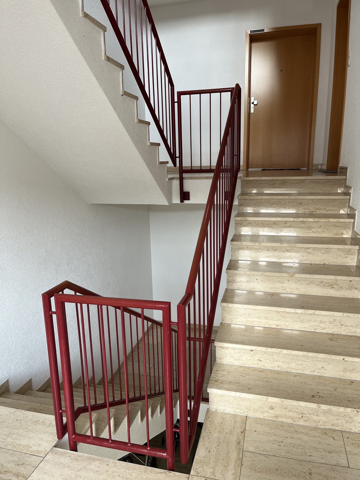 LEBACH : 2 ZKB - Wohnung mit Balkon und Stellplatz in Citynähe !