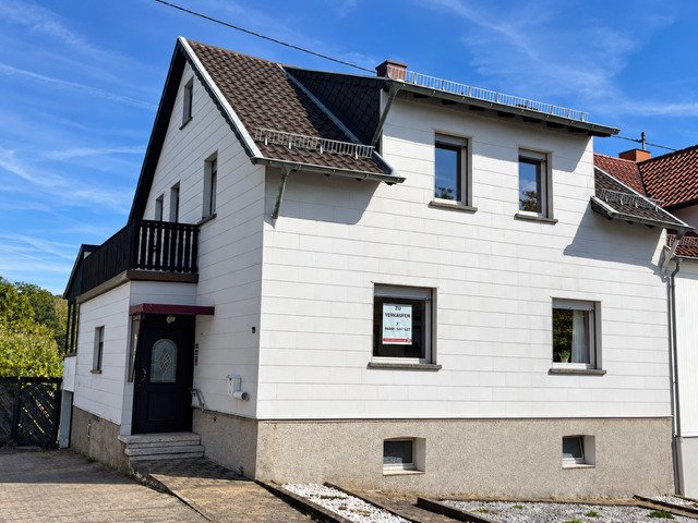 STEINBACH : Großzügiges RAUMWUNDER mit Potential wartet auf NEUE Bewohner !