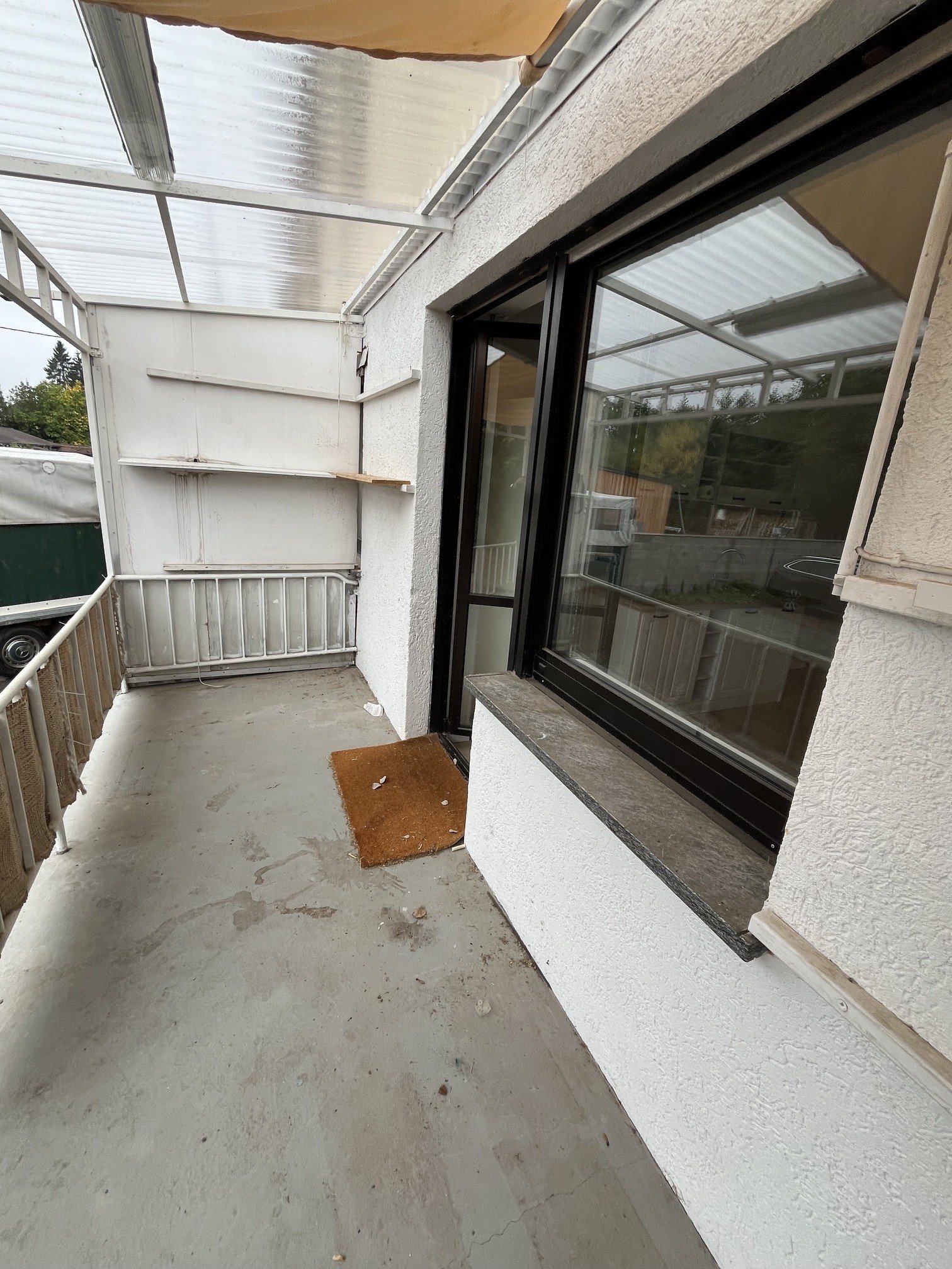 ASCHBACH : Gewerbefläche mit BALKON und Stellplätzen an der B269 !