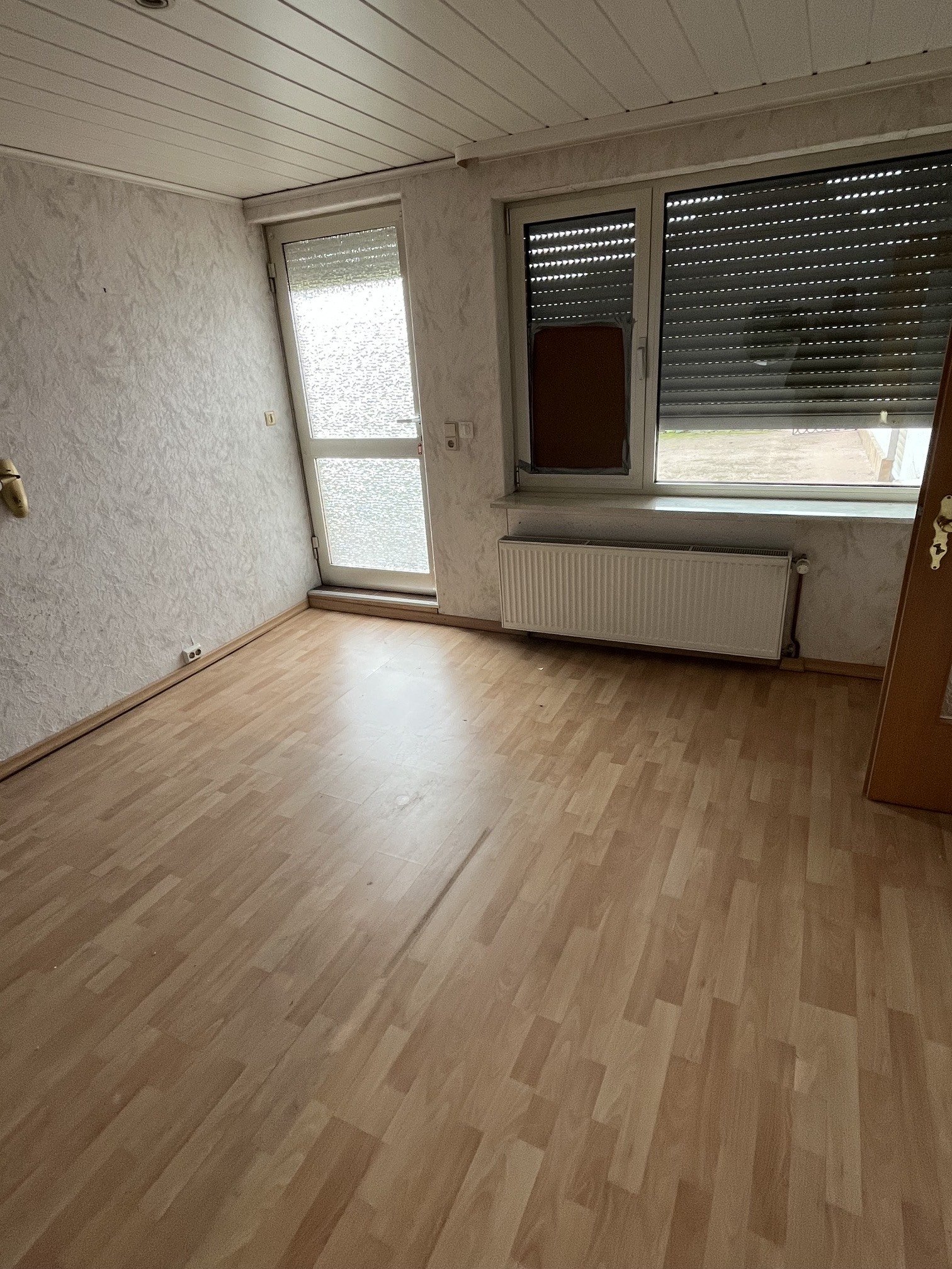 FRAULAUTERN : Großes 1 - 2 Familienhaus mit POTENTIAL und  schönem GRUNDSTÜCK ! 