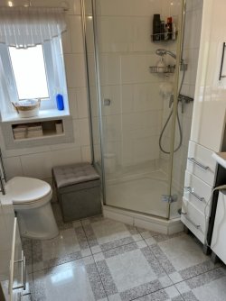 Bad Elternschlafzimmer EG Bad Elternschlafzimmer EG