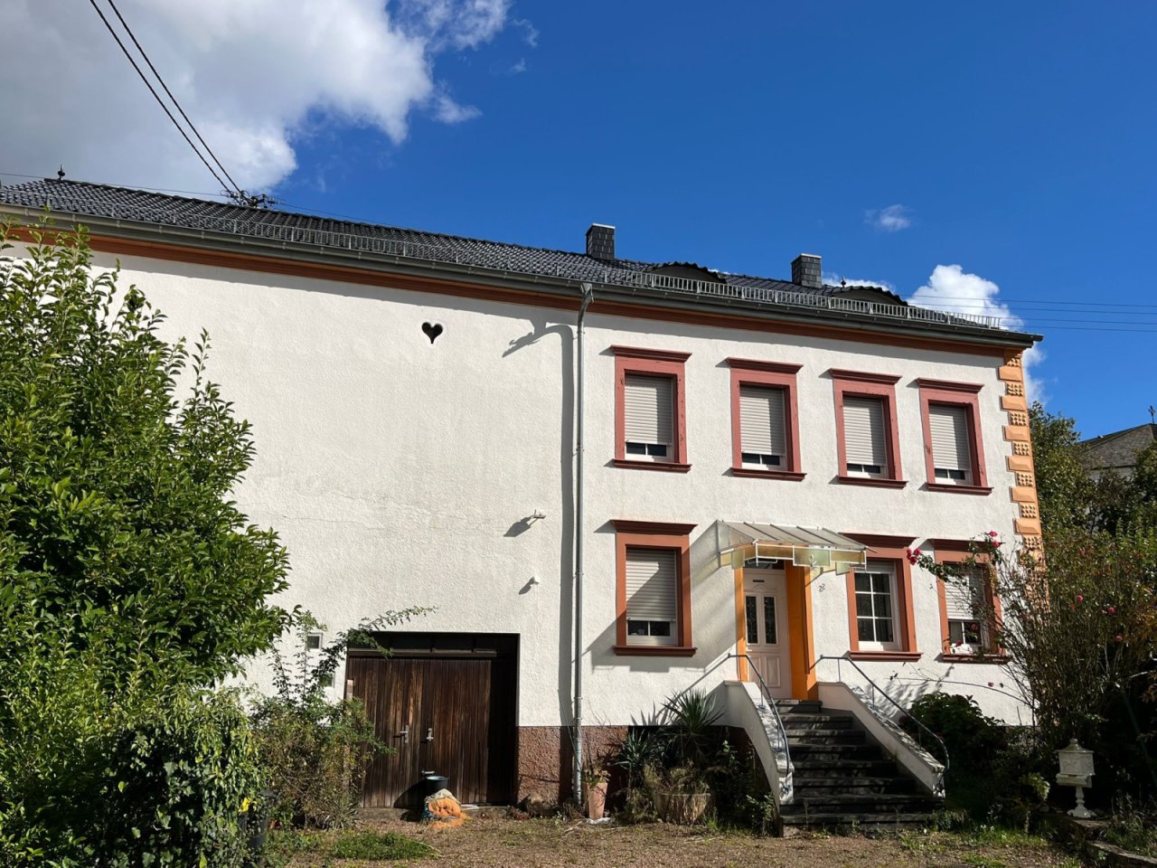 Front mit Scheune Front mit Scheune