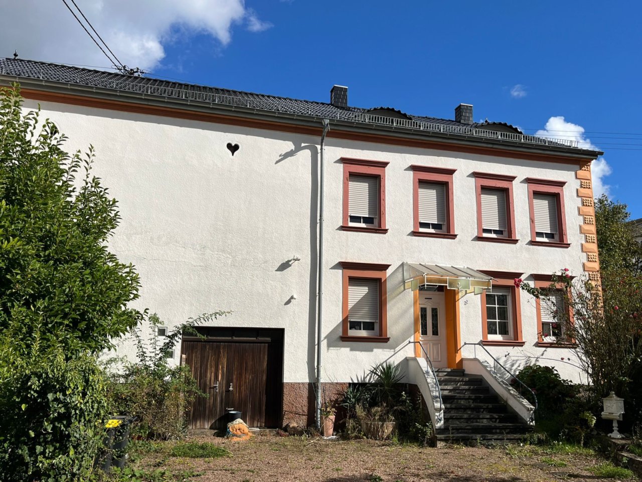 Front mit Scheune Front mit Scheune