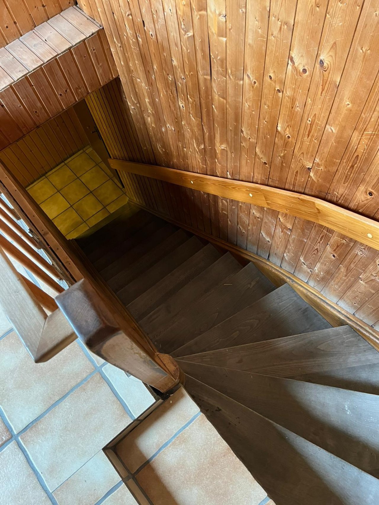 Treppenhaus zum DG Treppenhaus zum DG