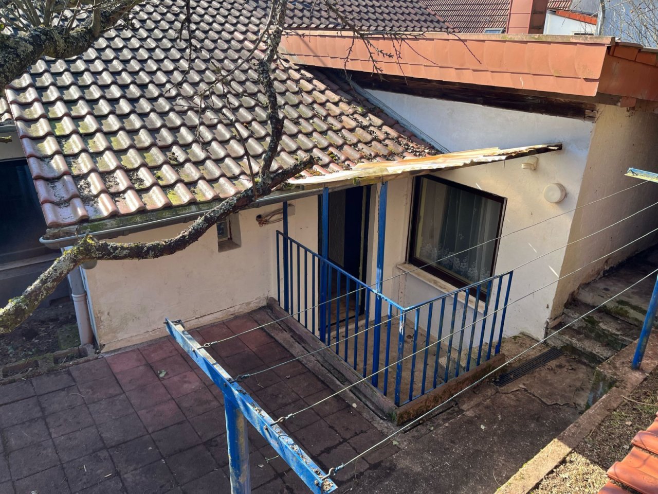 Rückansicht mit Terrasse Rückansicht mit Terrasse