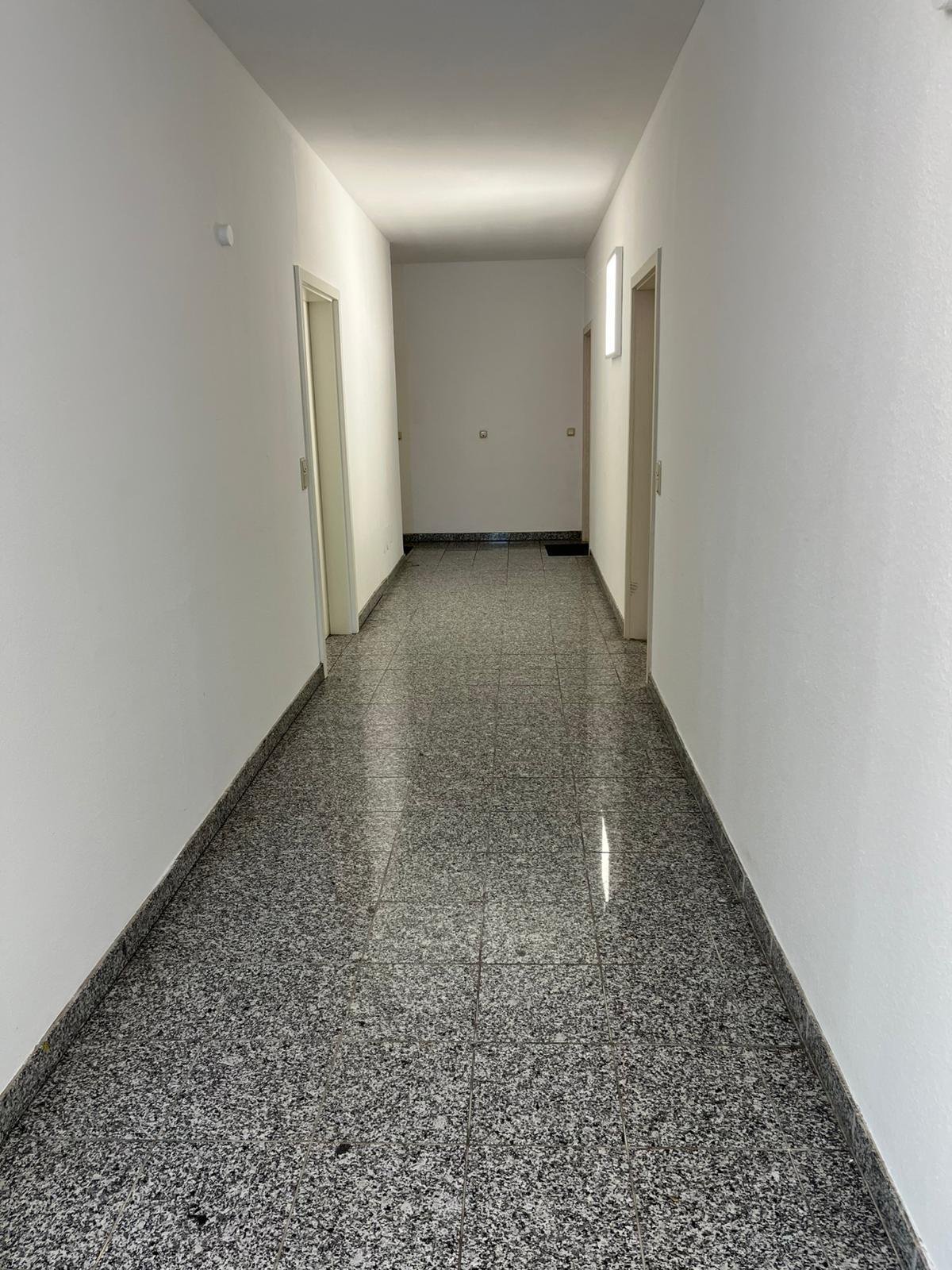 Flur zu den Wohnungen Flur zu den Wohnungen