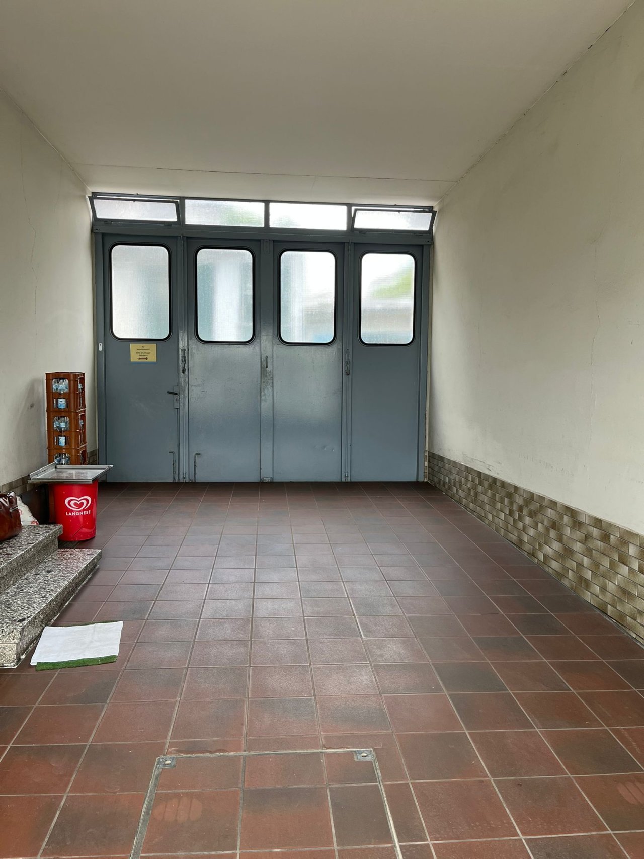 Garage ( Zufahrt zum Innenhof )