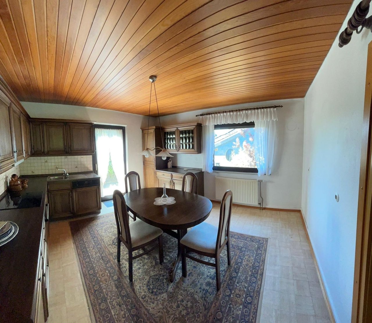 Küche mit Zugang Balkon EG Küche mit Zugang Balkon EG