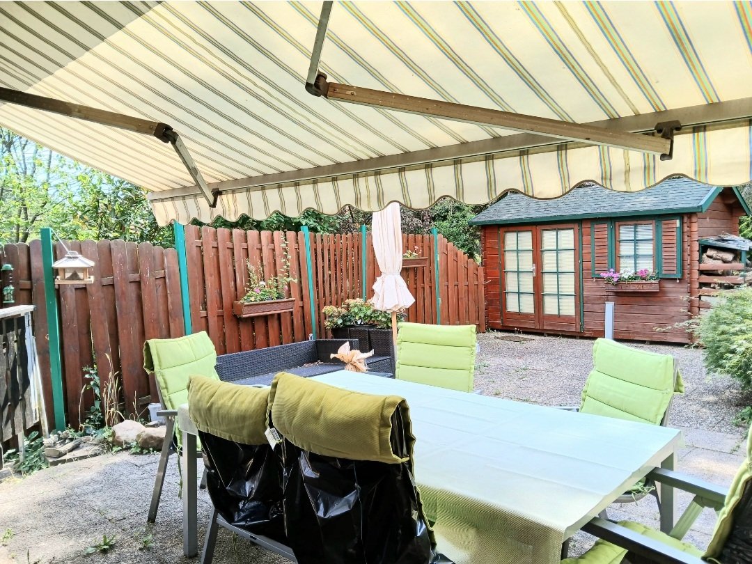 Terrasse und Gartenhaus Terrasse und Gartenhaus