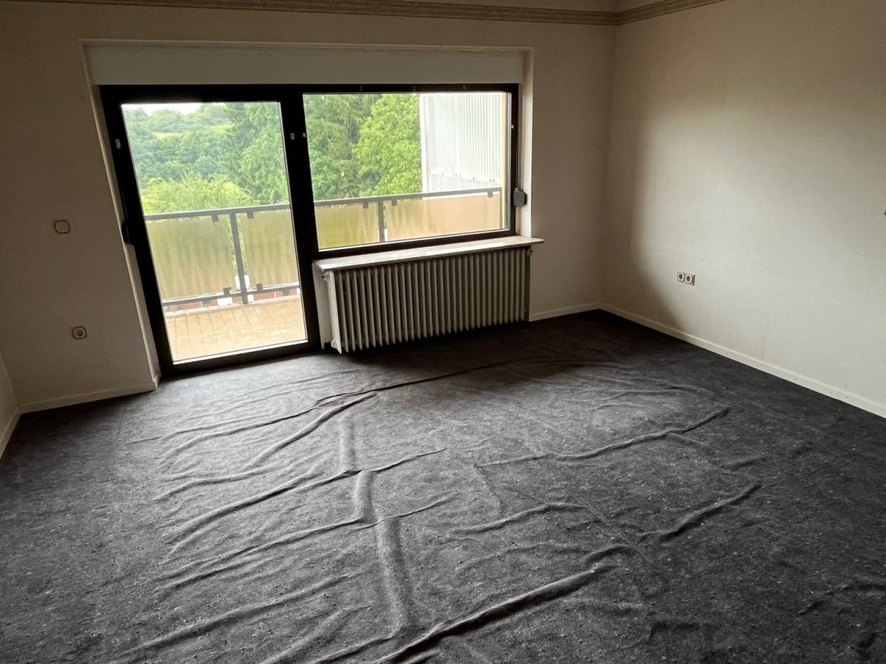 Raum OG mit Balkon ( perfektes Schlafzimmer )