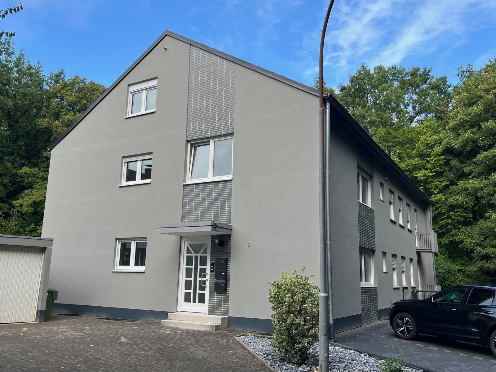 Front mit Eingang Front mit Eingang