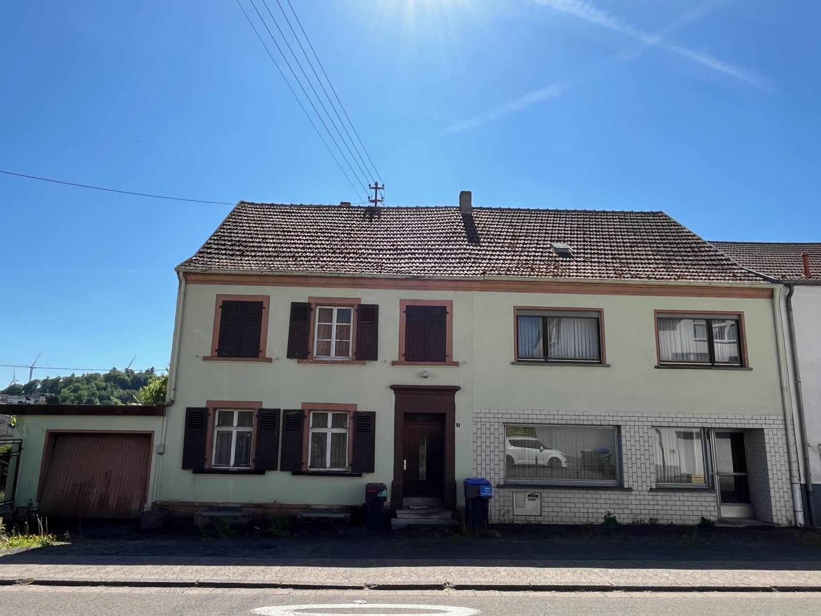 Lebach: GRESAUBACH : Großzügiges SANIERUNGSOBJEKT mit POTENTIAL in ruhiger Lage ! 