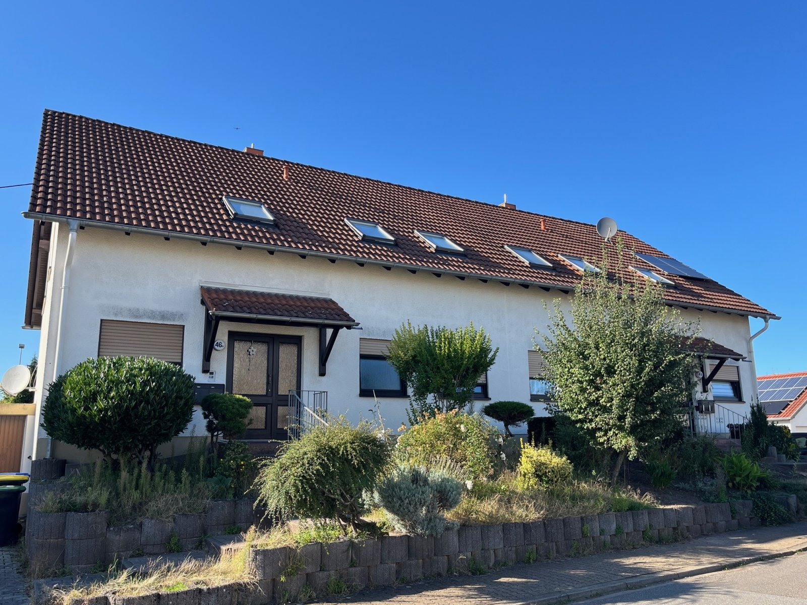 Rehlingen: REHLINGEN : Vermietetes 4 - FAMILIENHAUS mit 5 GARAGEN in gefragter WOHNLAGE ! Rehlingen: REHLINGEN : Vermietetes 4 - FAMILIENHAUS mit 5 GARAGEN in gefragter WOHNLAGE !