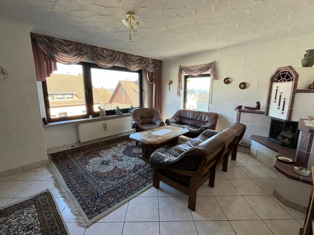 Wohnzimmer ( oder Schlafzimmer ) mit Kamin EG