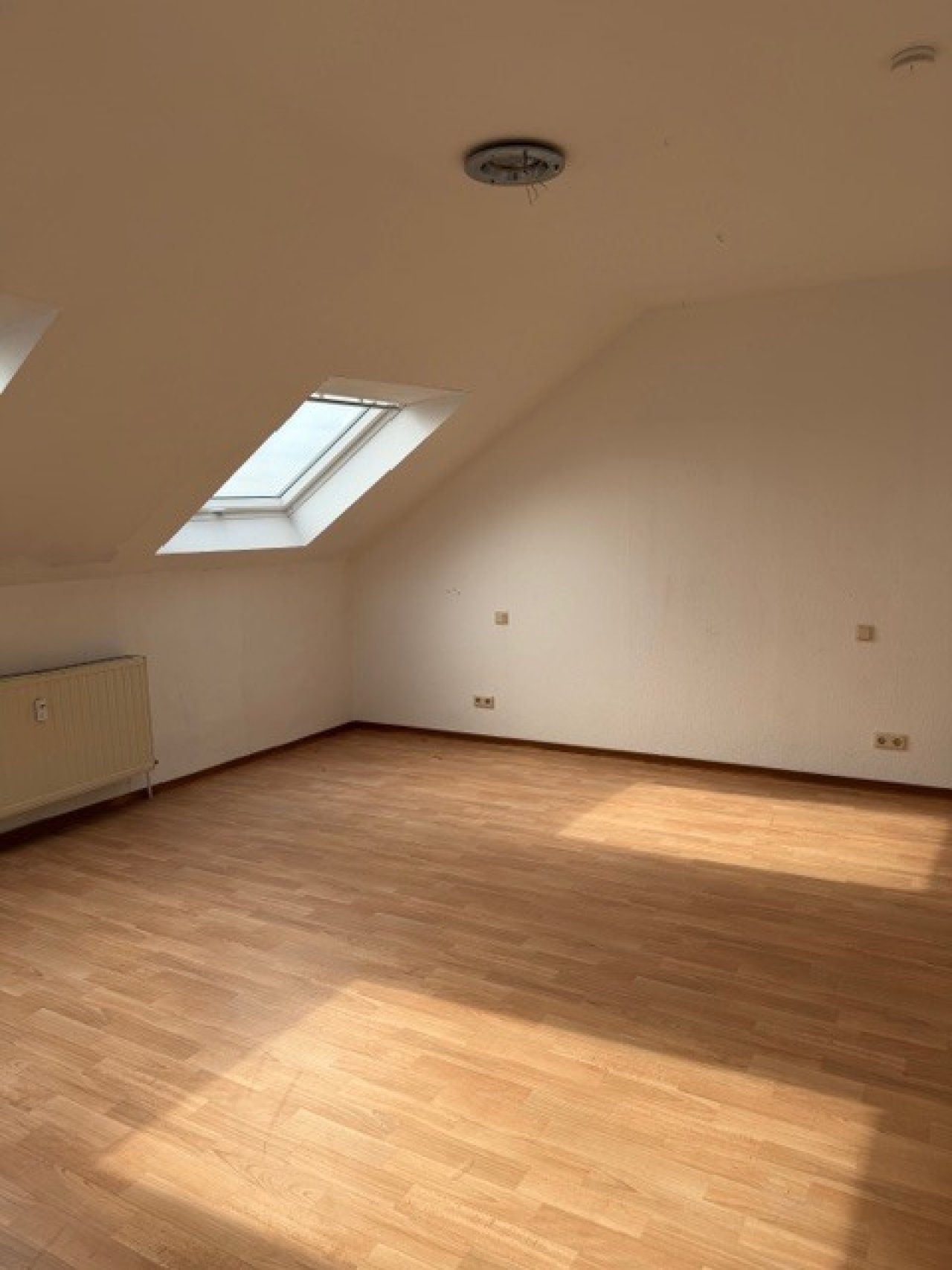 Schlafzimmer DG links