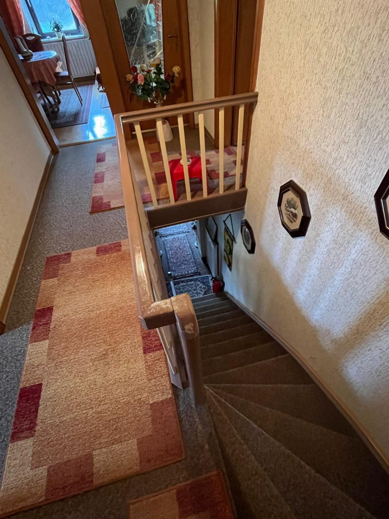 Treppenhaus und Flur DG