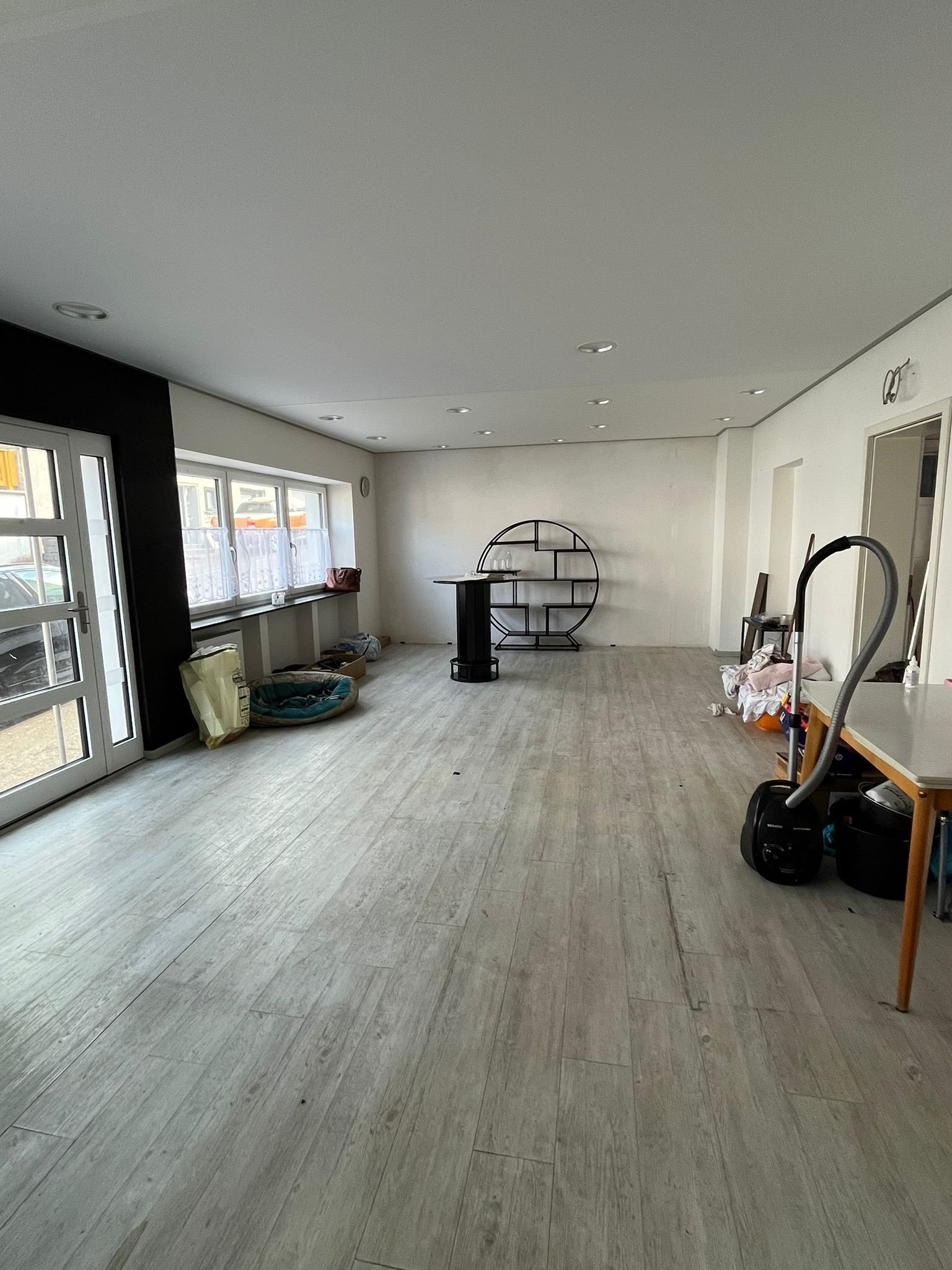 Gewerbefläche EG ( ehem. Friseursalon )