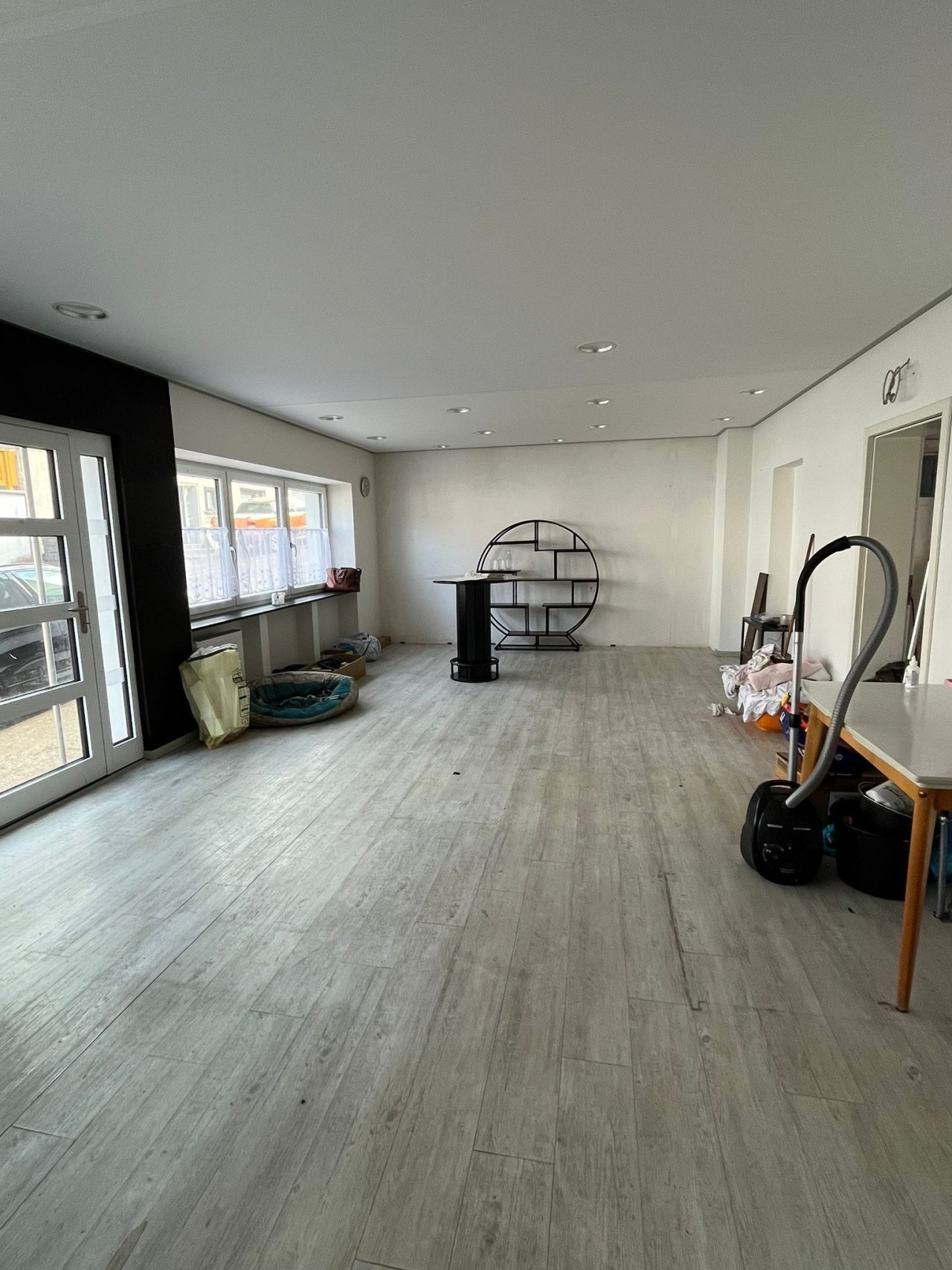 Gewerbefläche EG ( ehem. Friseursalon )