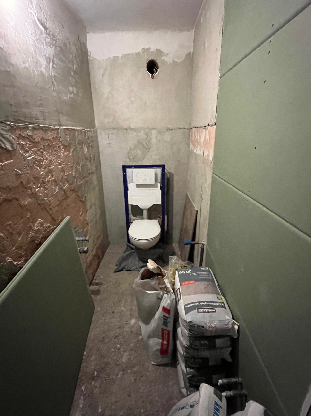 G- WC  EG ( wird saniert )