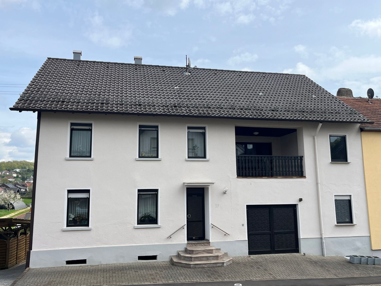 GRESAUBACH : Gepflegtes und solides HAUS mit AUSBAUKAPAZITÄT  ! 