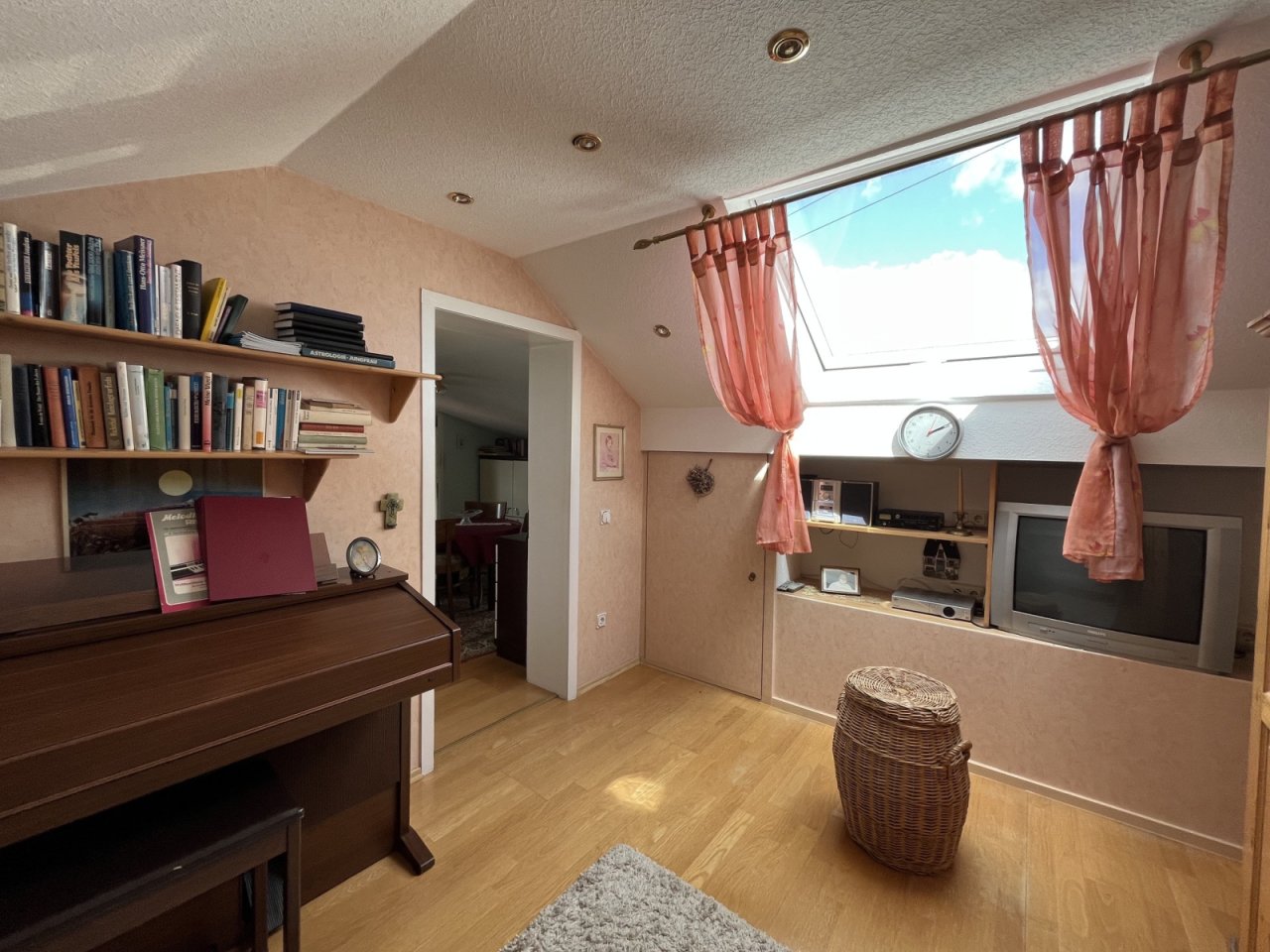 Schlafzimmer DG