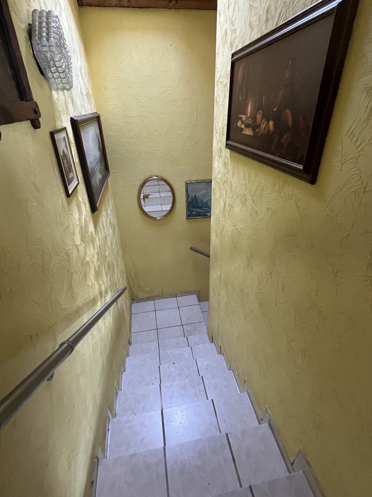 Treppenhaus zur Hauptwohnung