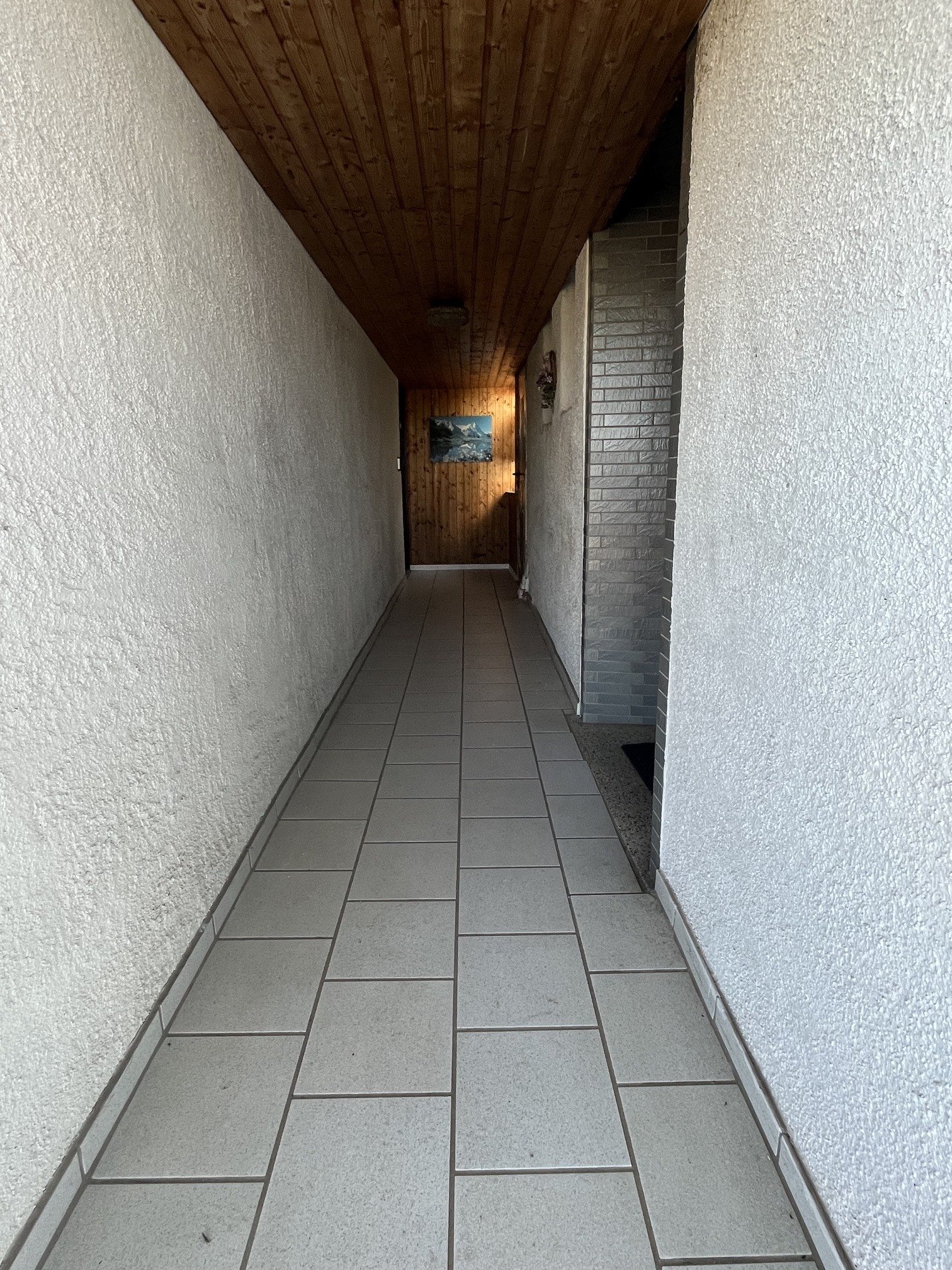 Eingang mit Zugang Wohnungen