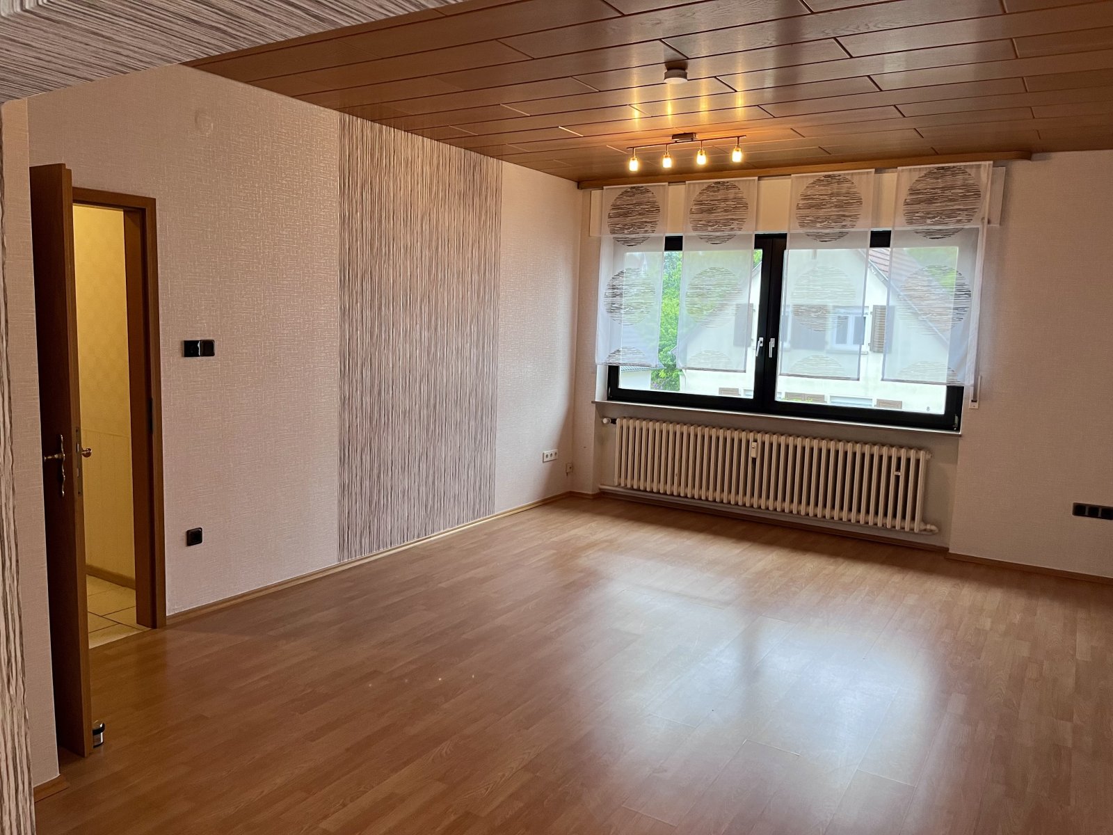 Wohnung OG ( leer )