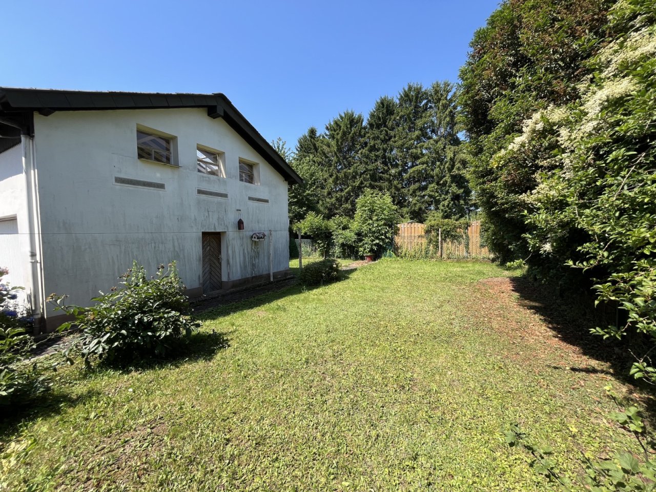 Grundstück mit Garage Grundstück mit Garage