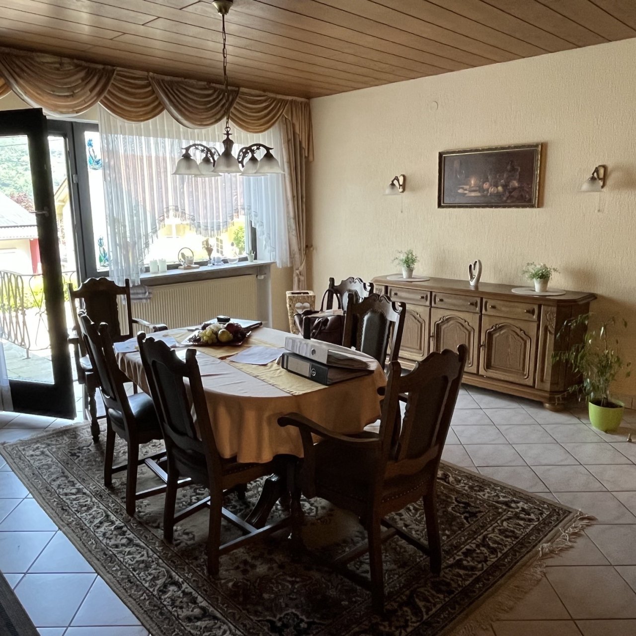 Esszimmer mit Zugang Balkon