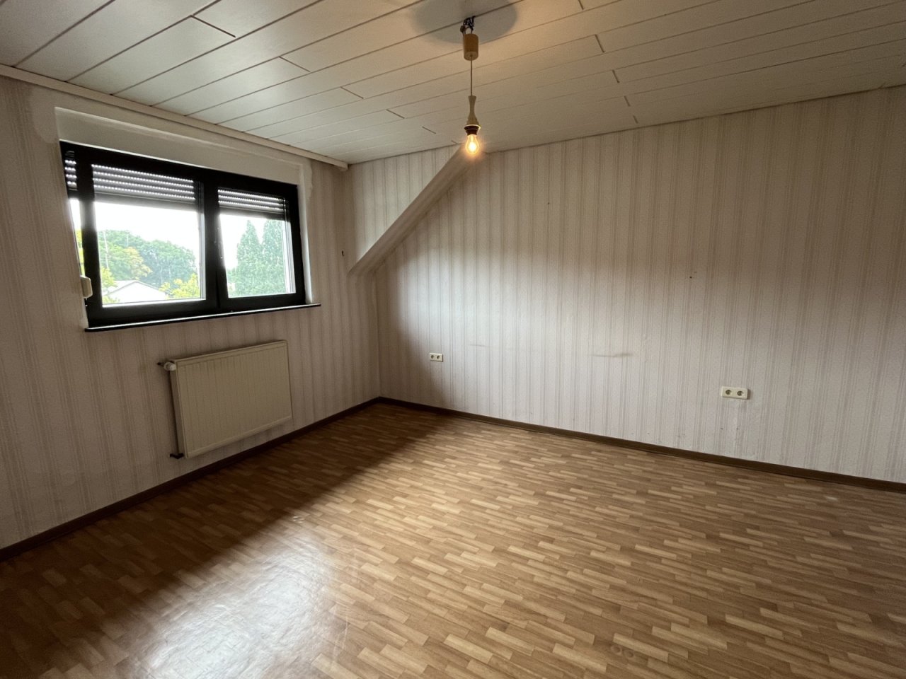 Schlafzimmer DG
