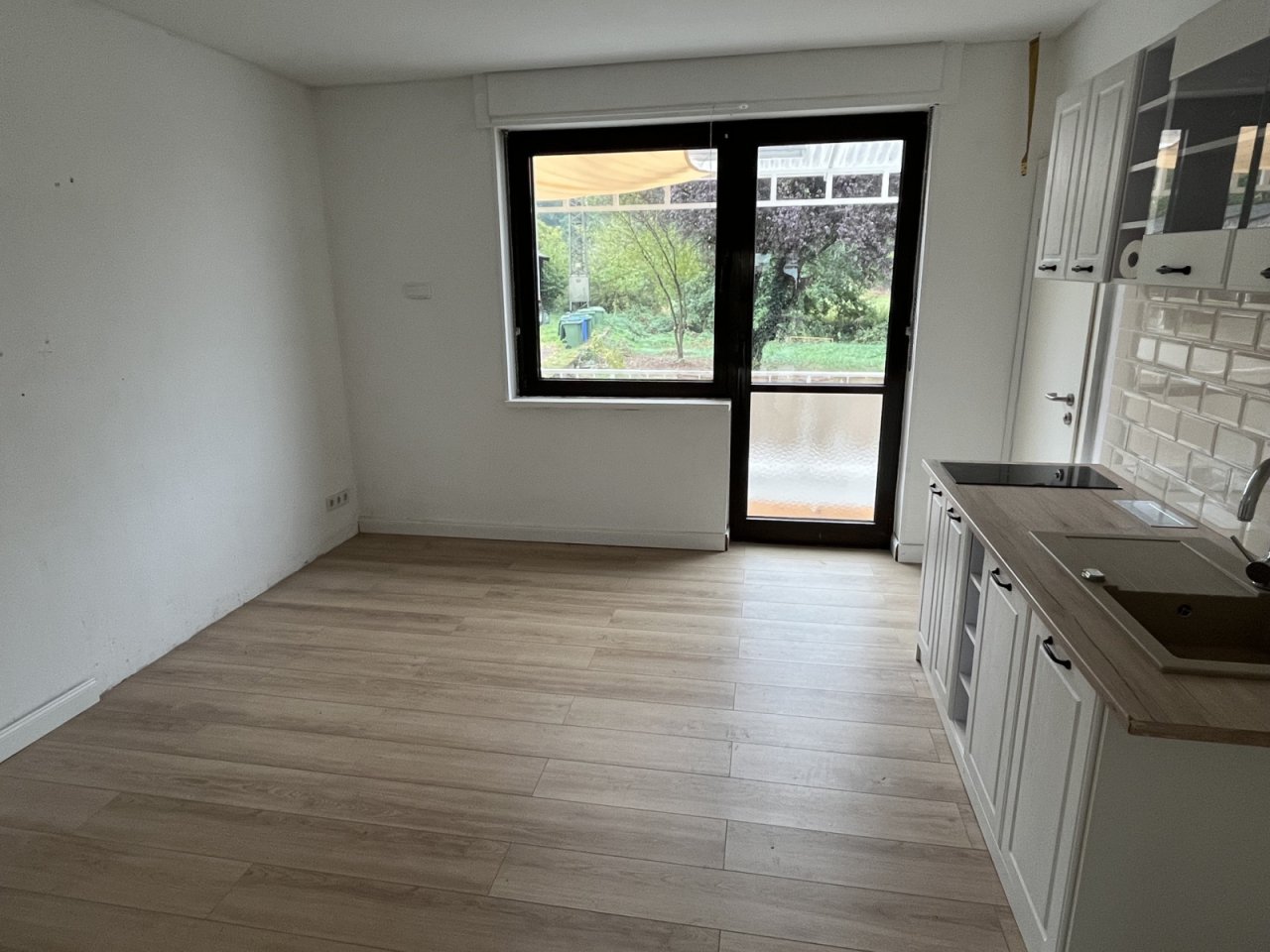 Küche / Büro mit Balkon Küche / Büro mit Balkon
